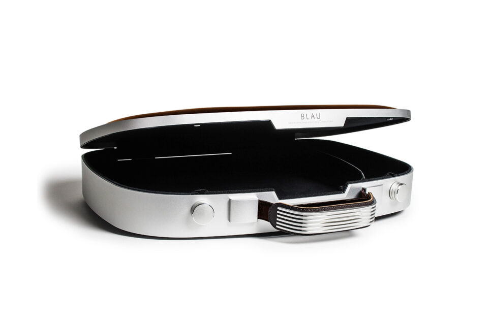 BLAUDESIGN アルミ削り出しのフレーム