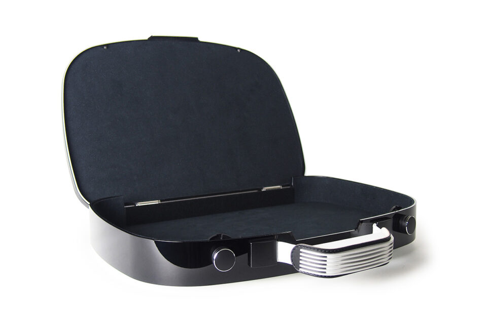 BLAUの高級ビジネスバッグ ピアノ塗装