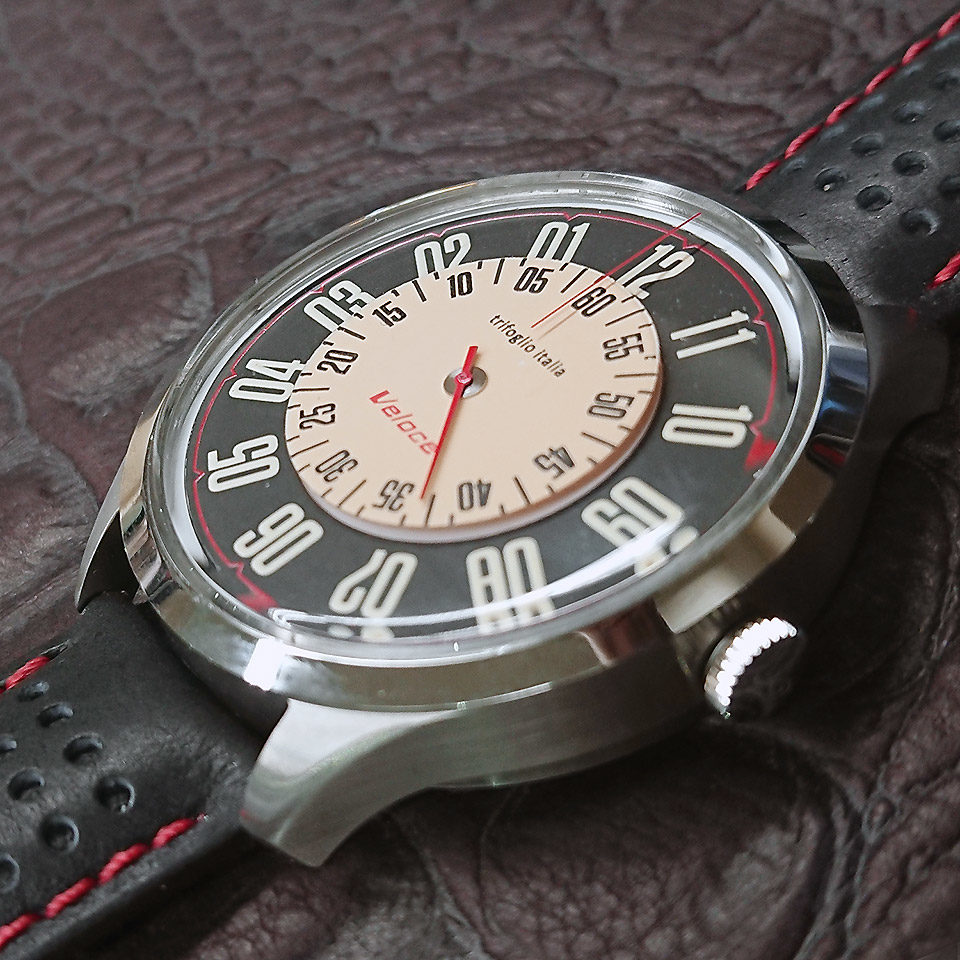 トリフォグリオ 回転ディスク時計