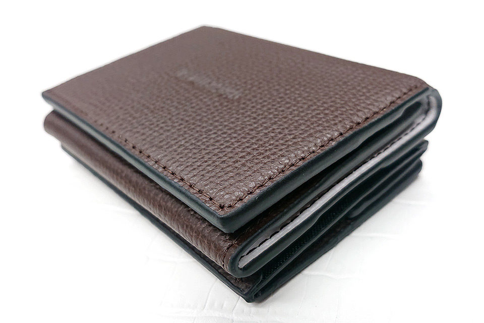 ブラウデザインのコンパクトウォレット
